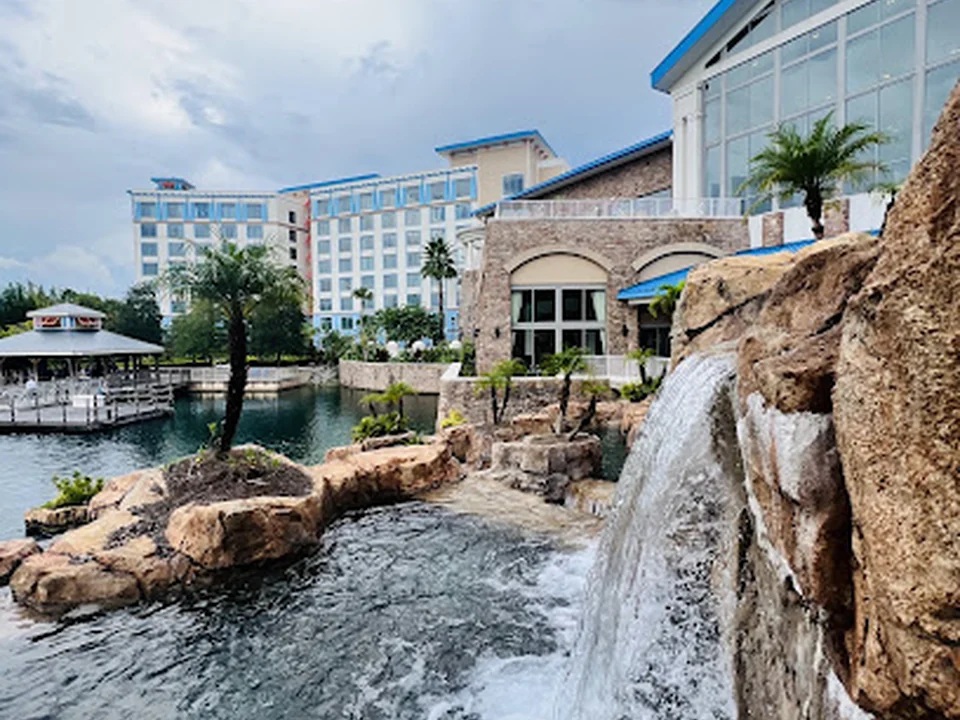 Loews Sapphire Falls Resort at Universal Orlando